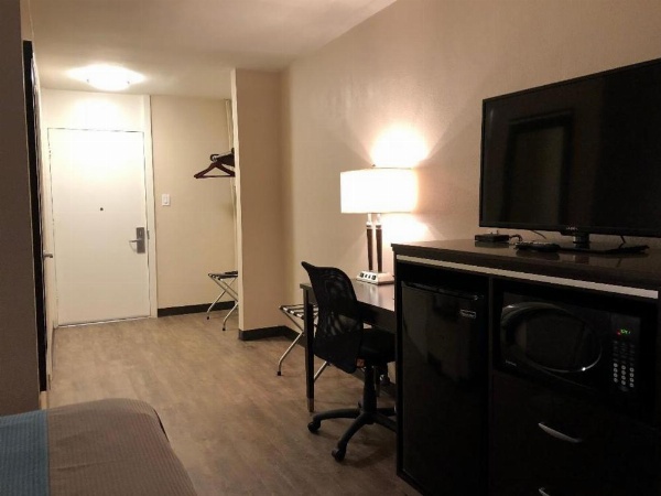 Inn Of Long Beach image 21